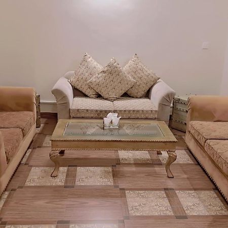 Royal Grace Guest House Исламабад Экстерьер фото
