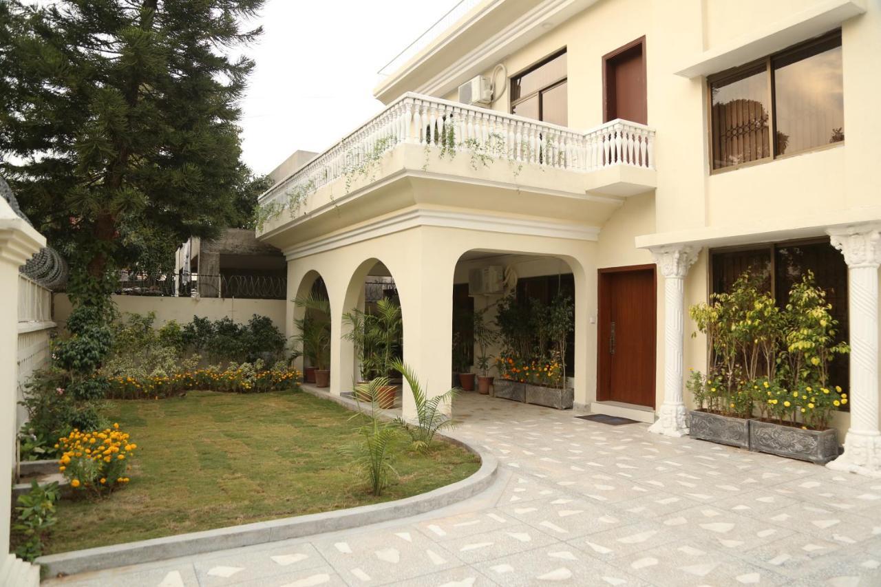 Royal Grace Guest House Исламабад Экстерьер фото