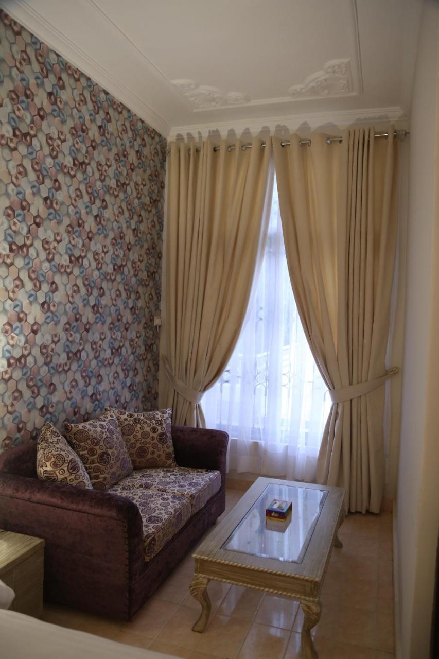 Royal Grace Guest House Исламабад Экстерьер фото
