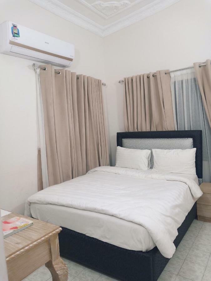 Royal Grace Guest House Исламабад Экстерьер фото