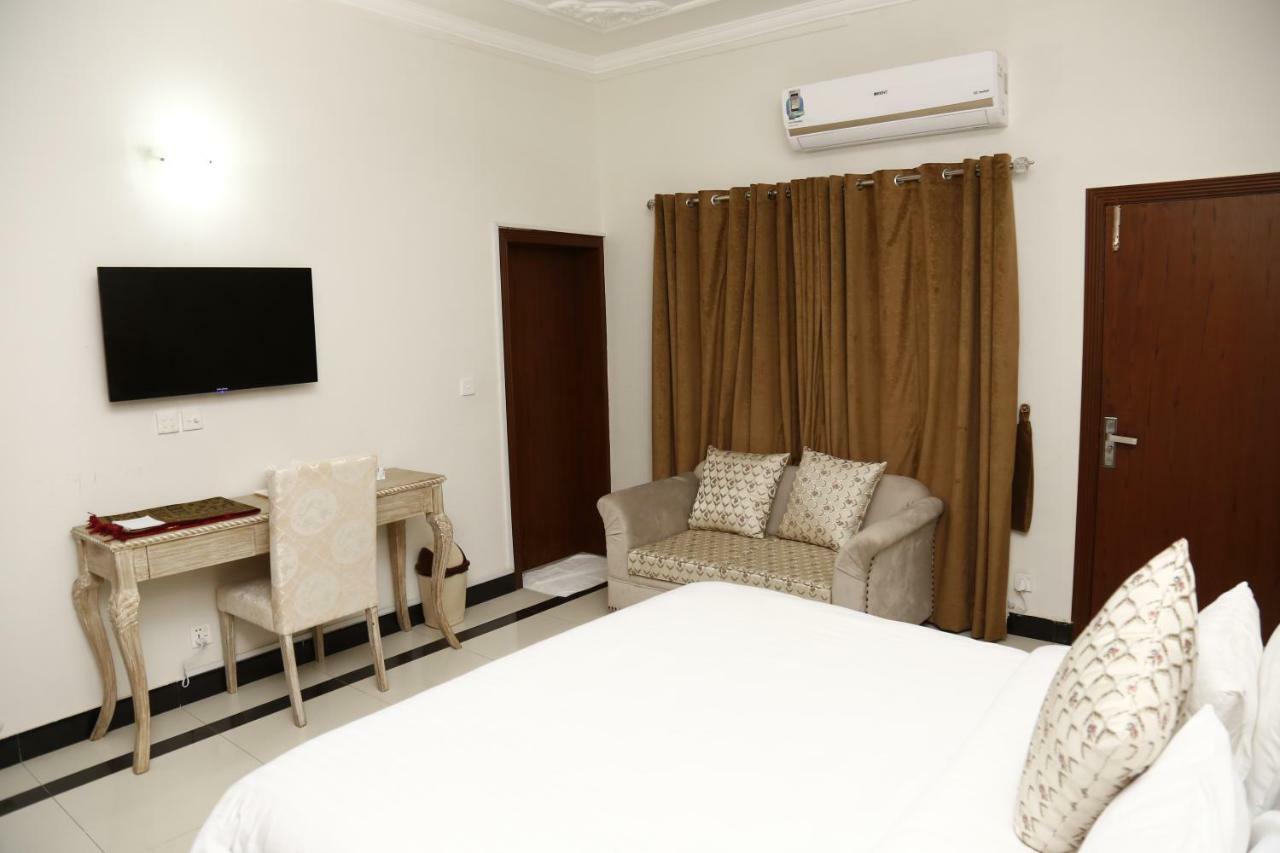 Royal Grace Guest House Исламабад Экстерьер фото